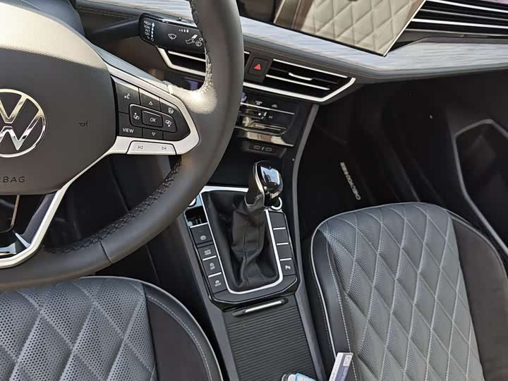 Фото 6 - Volkswagen Sagitar L