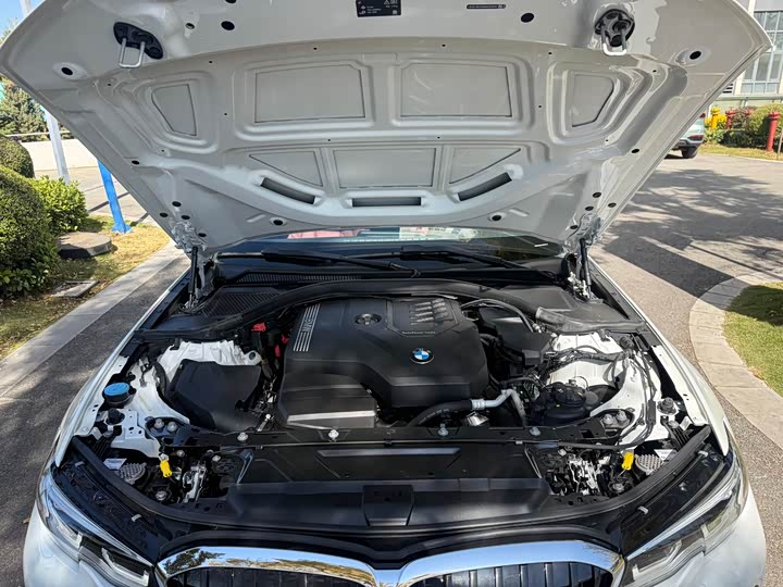 Фото 11 - BMW 3 Series