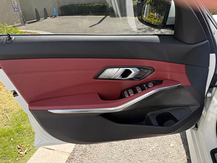 Фото 17 - BMW 3 Series