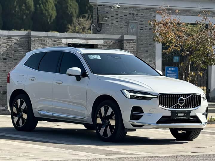 Фото 2 - Volvo XC60 Hybrid