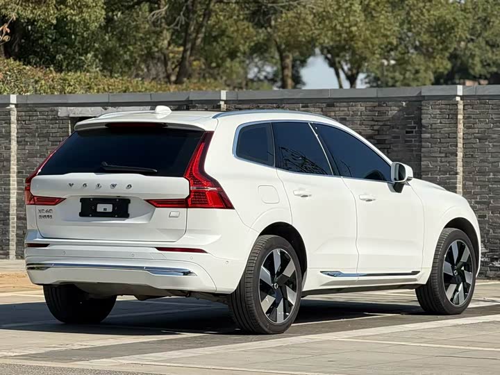 Фото 4 - Volvo XC60 Hybrid