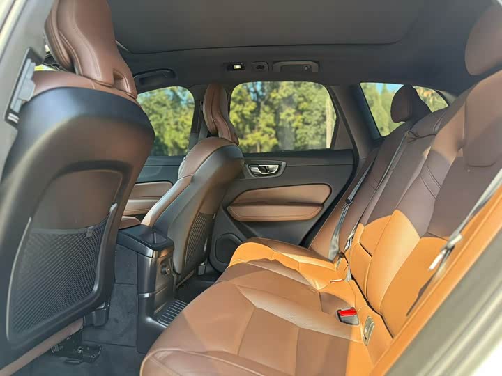 Фото 6 - Volvo XC60 Hybrid