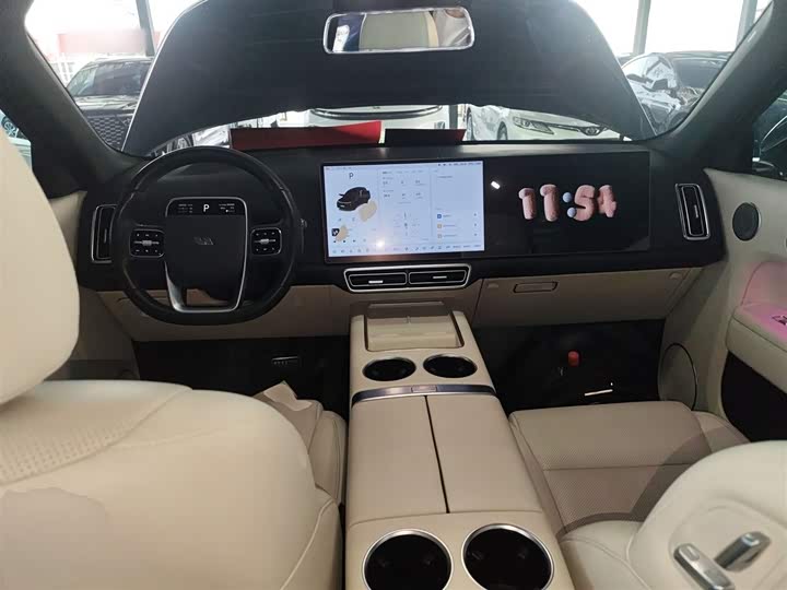 Фото 13 - LiXiang L8