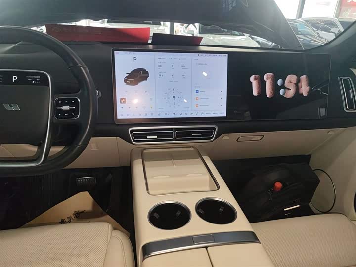 Фото 16 - LiXiang L8