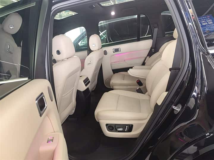 Фото 20 - LiXiang L8