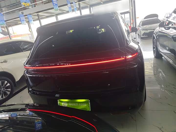 Фото 8 - LiXiang L8