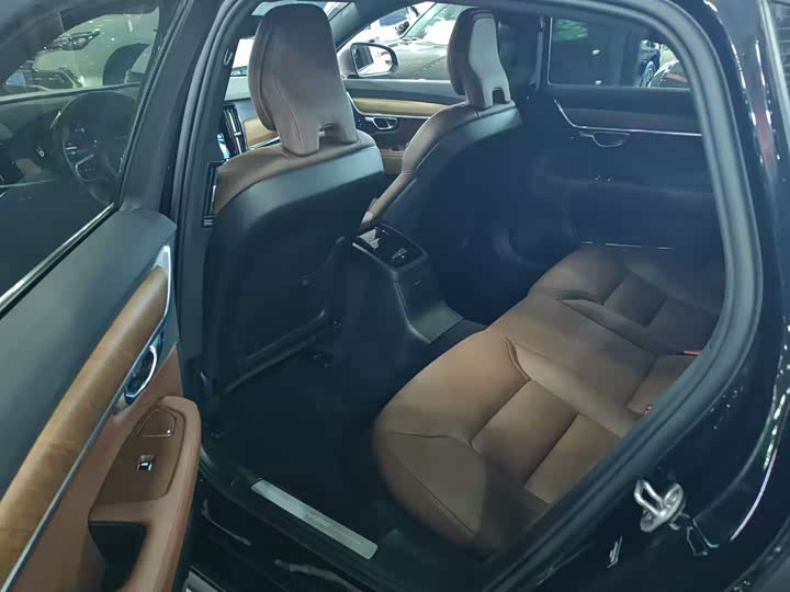 Фото 9 - Volvo S90 Hybrid