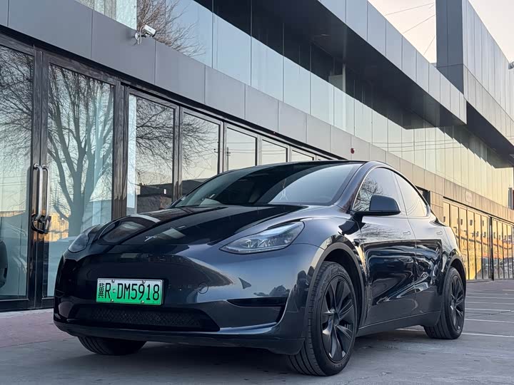 Фото 1 - Tesla Model Y