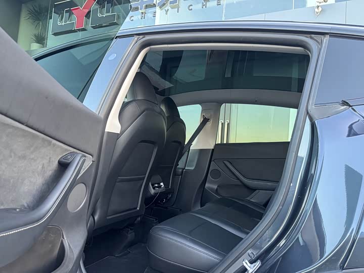 Фото 10 - Tesla Model Y