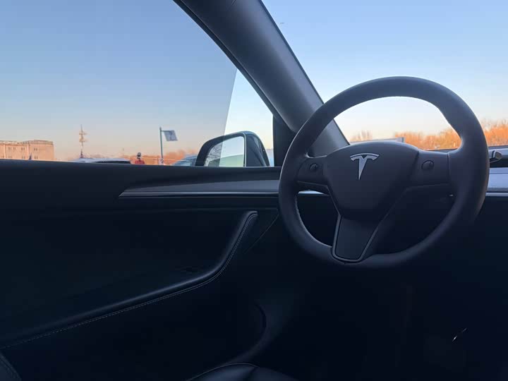 Фото 13 - Tesla Model Y