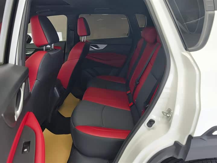 Фото 11 - Changan CS35 Plus