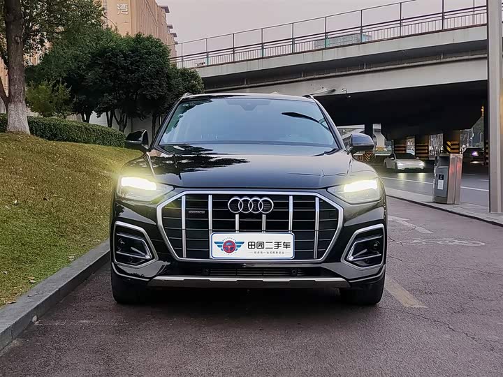 Фото 2 - Audi Q5L
