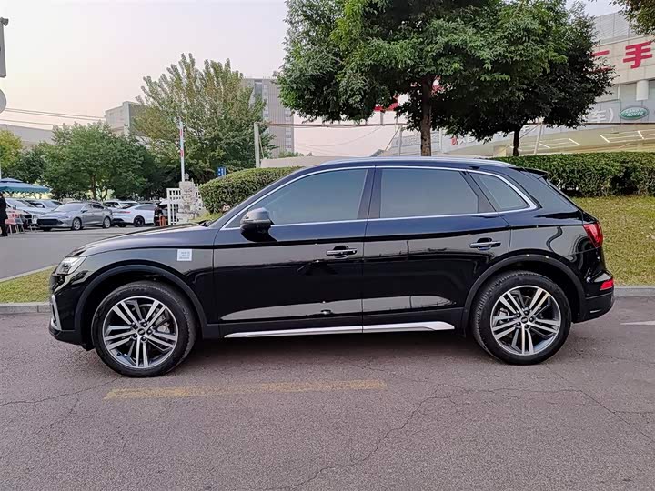 Фото 3 - Audi Q5L