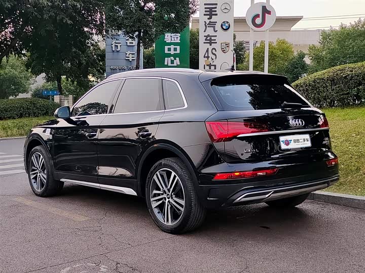 Фото 4 - Audi Q5L