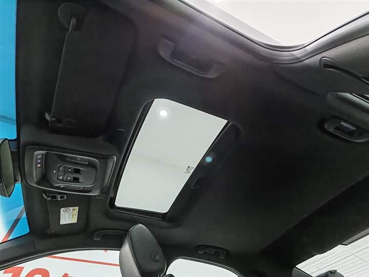 Фото 14 - Cadillac CT4