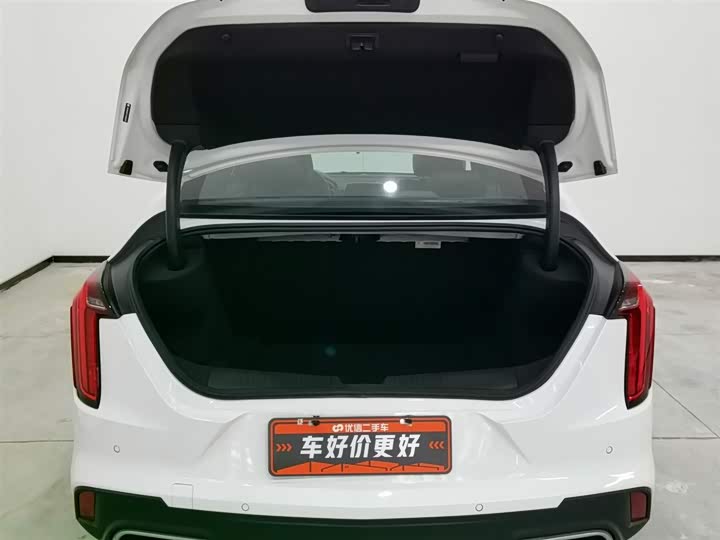 Фото 16 - Cadillac CT4