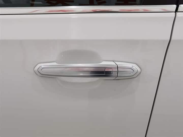 Фото 18 - Cadillac CT4