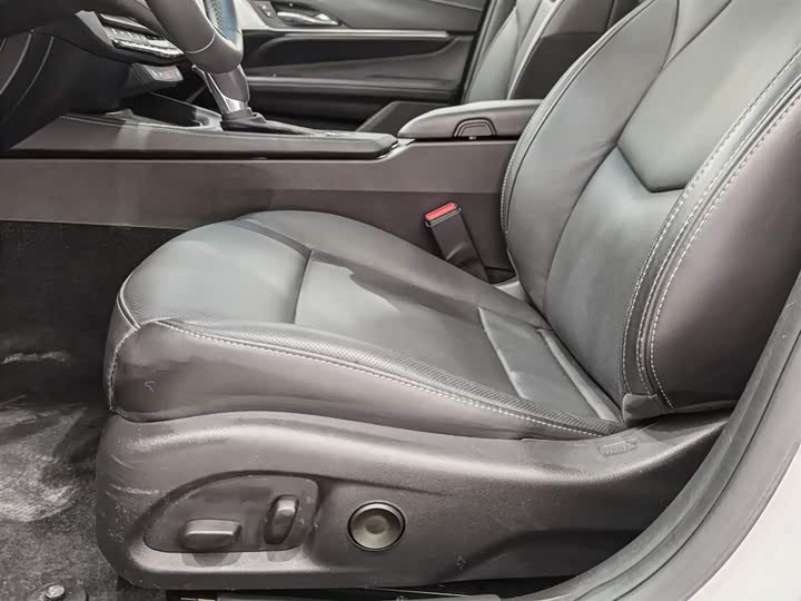 Фото 20 - Cadillac CT4