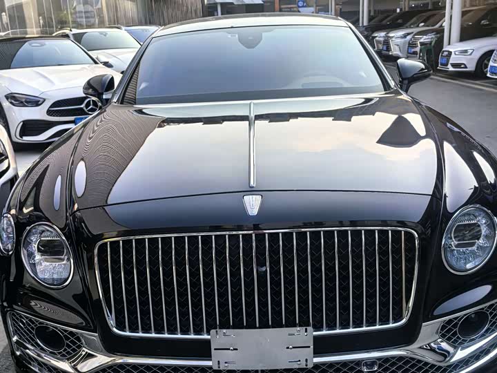 Фото 11 - Bentley Flying Spur