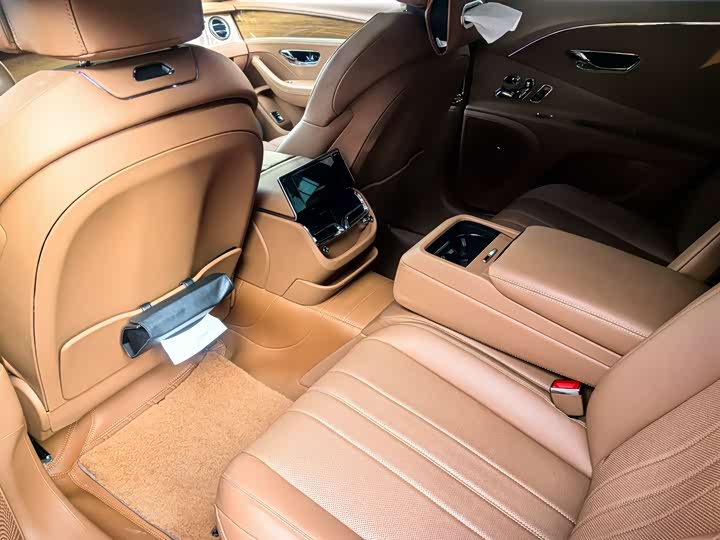 Фото 6 - Bentley Flying Spur