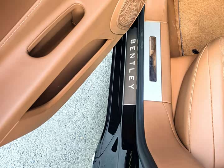 Фото 7 - Bentley Flying Spur