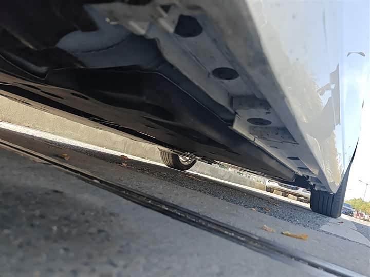 Фото 19 - Lexus ES