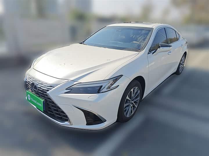 Фото 2 - Lexus ES