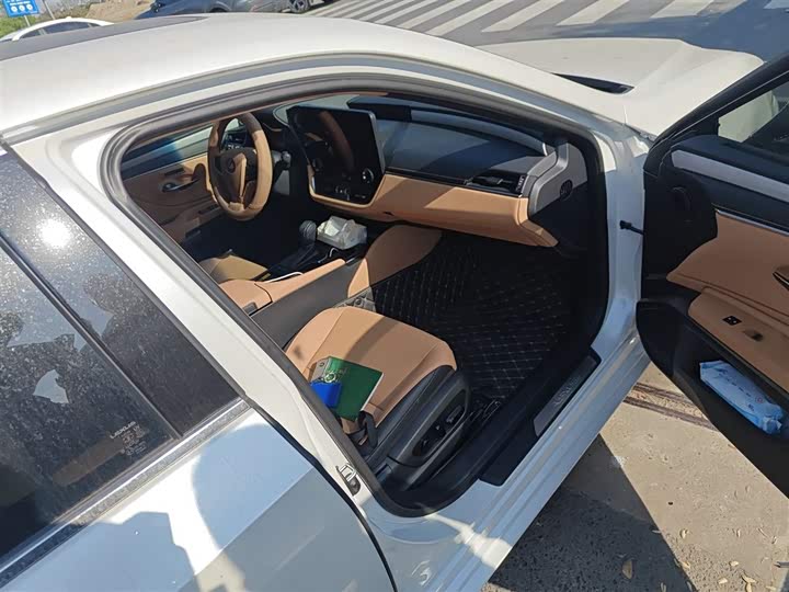 Фото 20 - Lexus ES