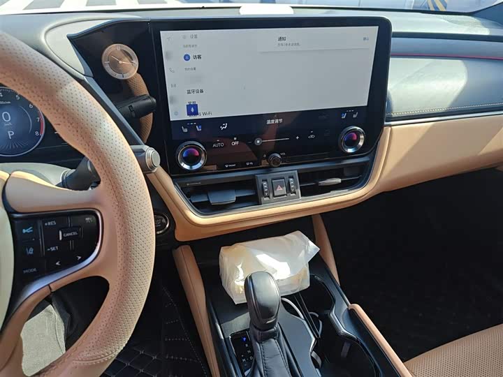 Фото 6 - Lexus ES