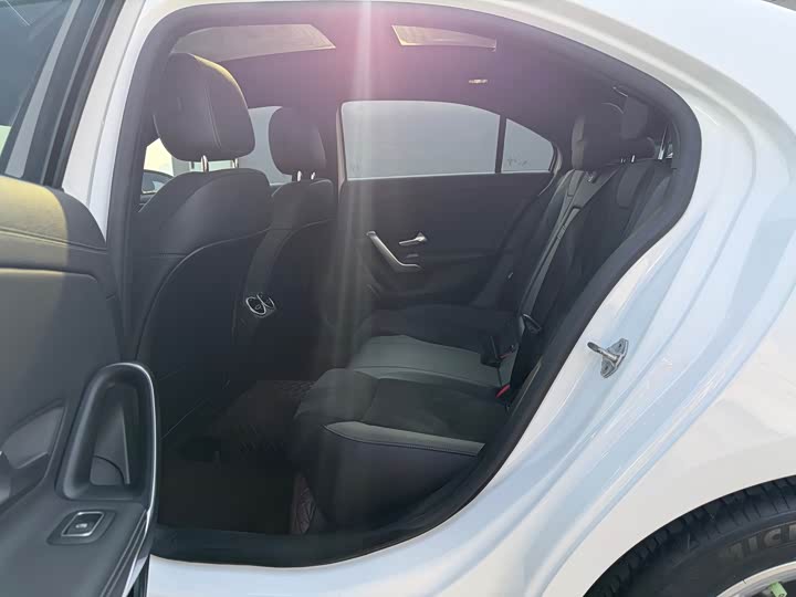 Фото 13 - Mercedes-Benz A-Class