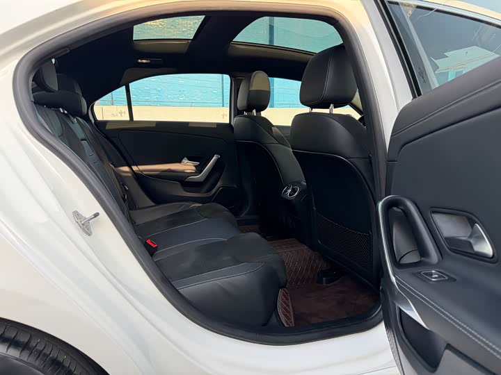 Фото 15 - Mercedes-Benz A-Class