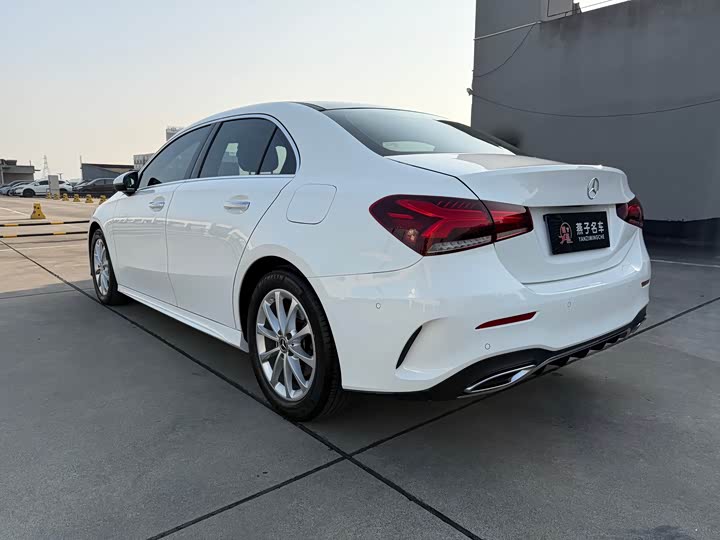 Фото 16 - Mercedes-Benz A-Class