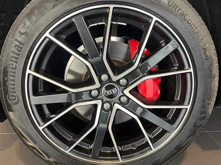 Фото 15 - Audi Q5L