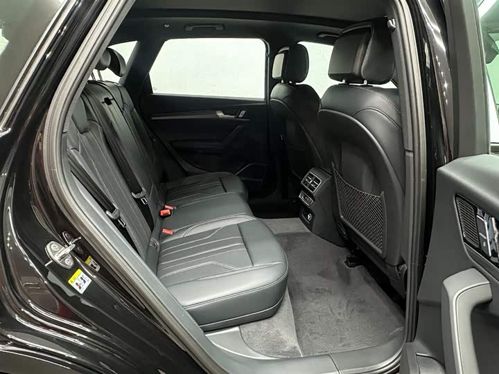 Фото 6 - Audi Q5L