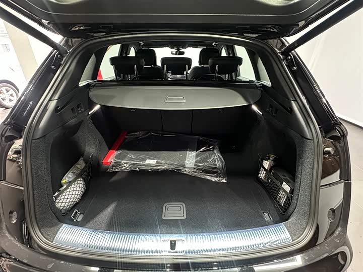 Фото 8 - Audi Q5L