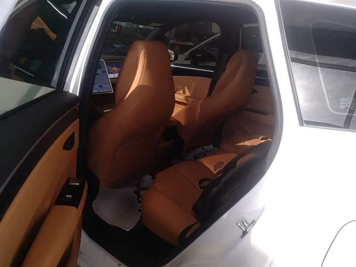 Фото 17 - Geely Galaxy L7