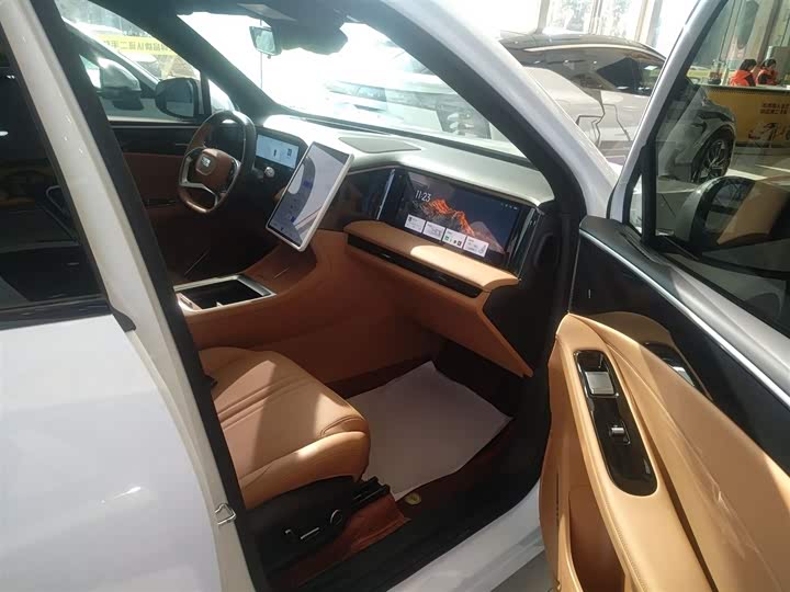 Фото 25 - Geely Galaxy L7