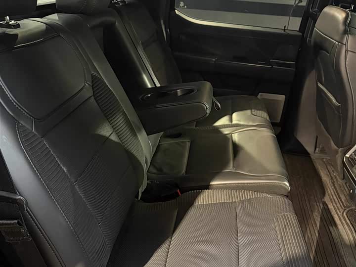 Фото 9 - Ford F-150 Raptor