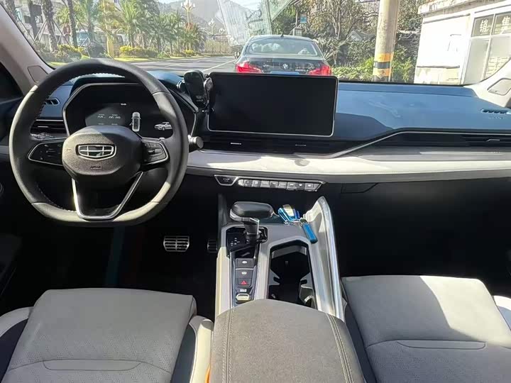 Фото 10 - Geely Preface