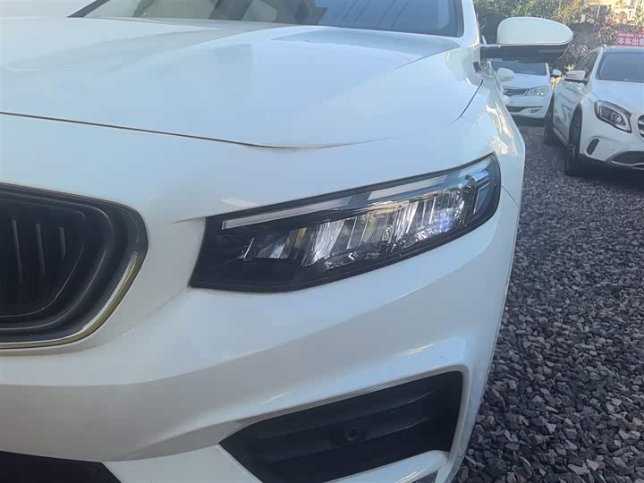 Фото 24 - Geely Preface