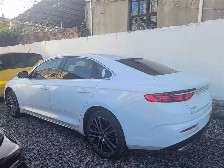 Фото 5 - Geely Preface