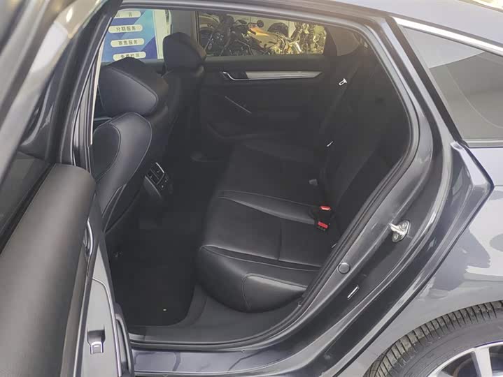 Фото 11 - Honda Accord