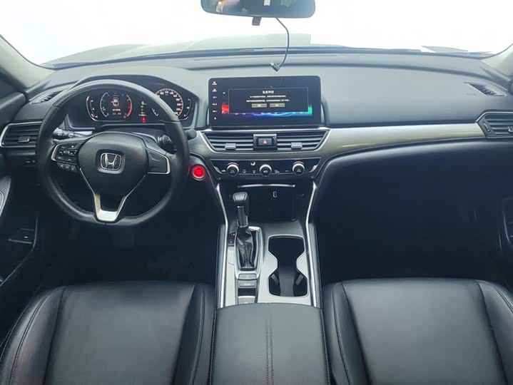 Фото 12 - Honda Accord