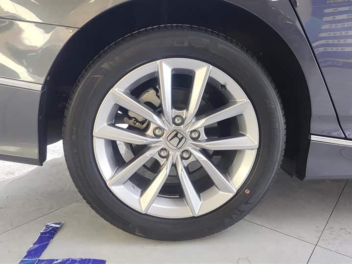 Фото 6 - Honda Accord