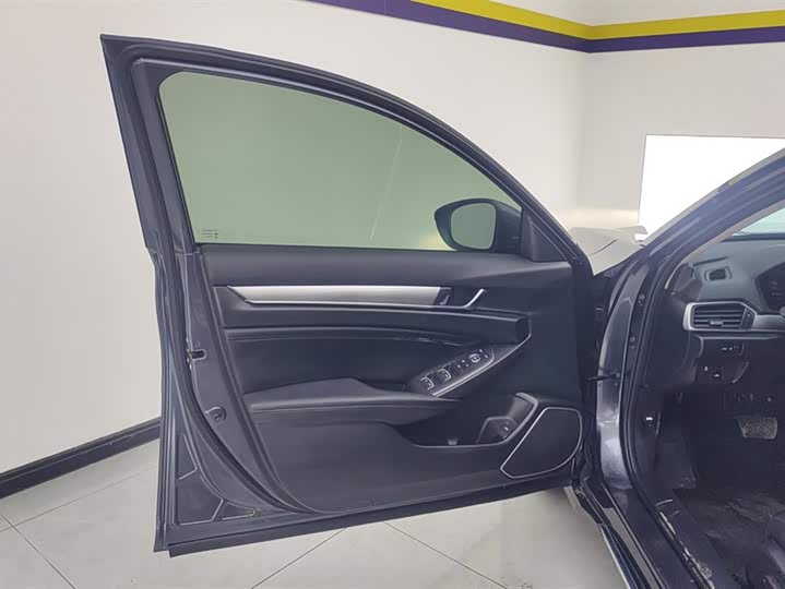 Фото 7 - Honda Accord