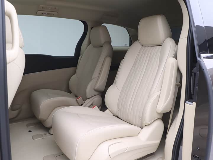 Фото 18 - Buick GL8 ES