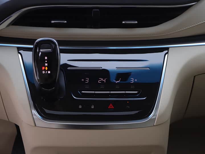 Фото 22 - Buick GL8 ES