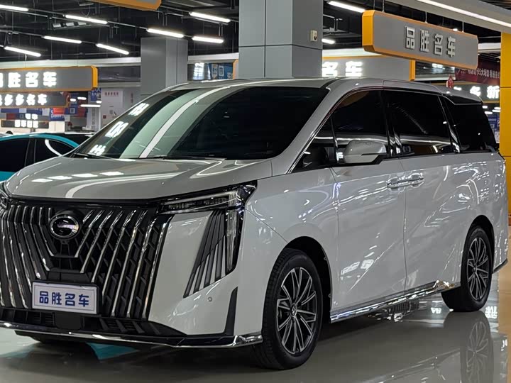 Фото 1 - GAC Trumpchi M8