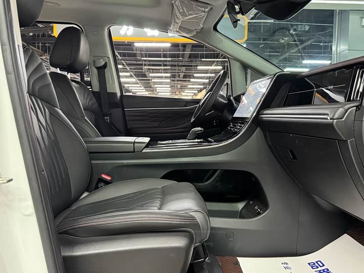 Фото 15 - GAC Trumpchi M8