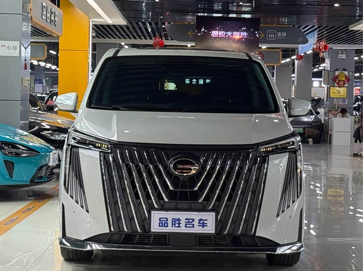 Фото 2 - GAC Trumpchi M8